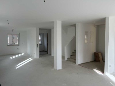 Erstbezug mit Garten: Exklusive 4-Zimmer-EG/OG-Wohnung mit gehobener Innenausstattung in Wolfersdorf