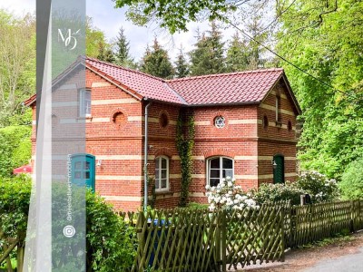 Historische Exklusivität in Binz // Torhaus mit Kamin, 2 Bädern und idyllischem Garten // Alleinlage