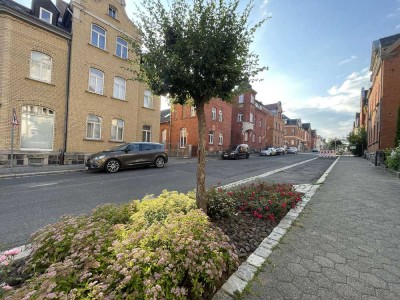 Solides Investment! Vermietete drei Zimmerwohnung in stolzem Stadthaus! Heizung 2016 neu!