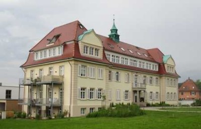 STADTRESIDENZ 
toll sanierter Altbau
Villinger Straße 
Geräumige 2-Zimmer-Wohnung  im
1. Dachges