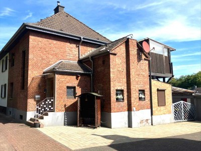 Charmantes Ein- bis Zweifamilienhaus in ruhiger Lage von Übach-Palenberg