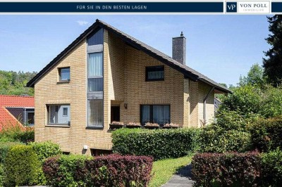 Bensberg: Familienfreundliches Haus mit 6 Zimmern, Einliegerwohnung & Garten