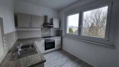 3,5 RaumWE mit 2 Bädern, Balkon und Einbauküche