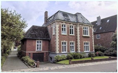 TOPLAGE Husum Zentrum: Repräsentative VILLA AM SCHLOSSPARK mit großem Süd-Garten/ Bauplatz !