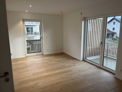 Neuwertige 2-Zi.-Wohnung mit Balkon und EBK in Anzing