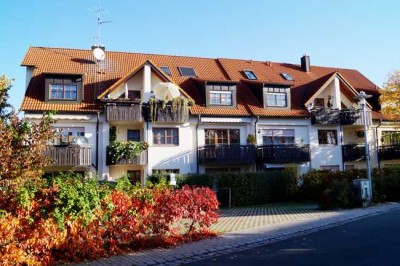 Roßtal: Perfekte Single- EG- Wohnung mit Stellplatz in S-Bahn Lauflage