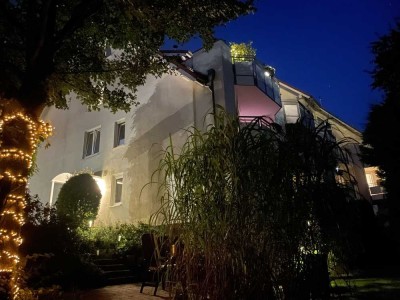 Wunderschöne, moderne Wohnung wie ein Haus mit Kamin, Garten, Dachterasse und Balkon