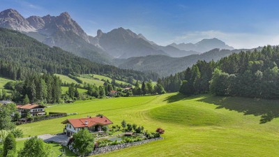Exklusive Villa mit Schwimmteich in unverbaubarer Toplage