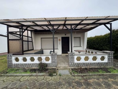 Massiver Ferienbungalow am Parchauer See - 3min Fußweg zum Wasser