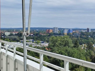 Renovierte, Ansprechende 2,5-Raum-Wohnung mit traumhafter Aussicht