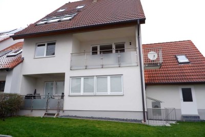 Gepflegte 2,5 Zimmer Wohnung im 2.OG mit EBK und Wintergarten in Gärtringen, WM: ca.940€