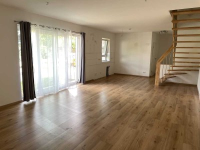 3-Zimmer-Maisonette-Wohnung mit Terrasse im ZFH in Weyher in der Pfalz