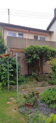 Gepflegte Doppelhaushälfte mit Garage und wunderschönem Garten