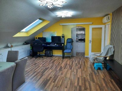 3-Zimmer-Dachgeschosswohnung mit 2 Klimaanlagen