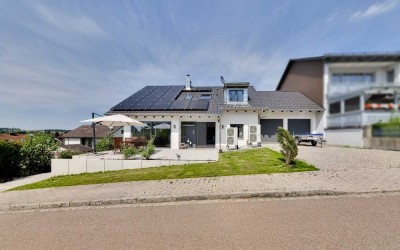 Kernsaniertes EFH mit Einliegerwohnung, PV-Anlage, Wärmepumpe und Stromspeicher