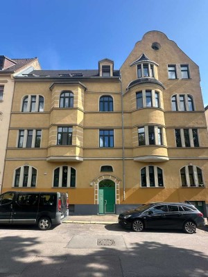 Vermietete 2-RW in schönem Denkmalobjekt in Bestlage von Halle zu verkaufen!