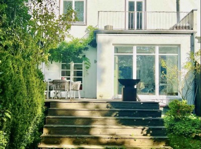 Rarität in Kirchrode
Wunderschönes Reihenhaus mit Kamin, Einbauküche und Garten