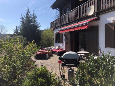 Idyllisches Hunsrück-Holzblockhaus, 2ZKB in gepfl. 2 FH mit grosser Terrasse und Weitblick