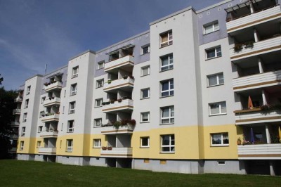 ++ Frisch renoviert mit Balkon ++