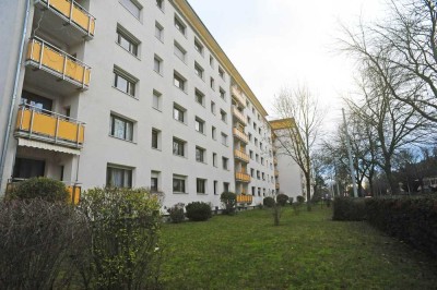 Schöne Studentenwohnung, zentral gelegen in Oberstadt, super geschnitten (3. OG mit Aufzug)