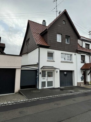 Reiheneckhaus mit Weinbergsblick in Korb