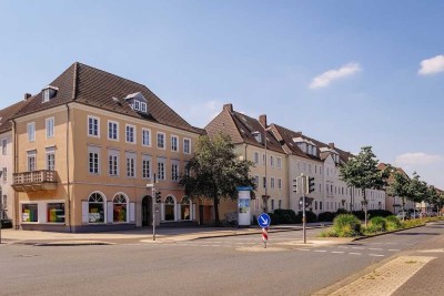 Reserviert für Umsetzer: Dachgeschosswohnung mit Kochnische in der City // DG rechts