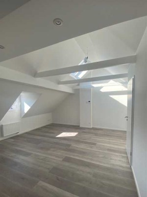 komplett neu sanierte 4-Zimmer-Maisonette-Wohnung mit gehobener Innenausstattung in Koblenz