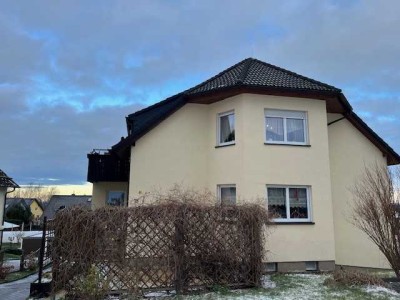 Neu renovierte 4-Zimmer-Wohnung mit Terrasse und Wannenbad in ruhiger Lage!