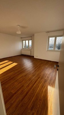 Ab 15.10. - Helle 3-Zimmer Wohnung mit Balkon in Karlsruhe-Grünwinkel