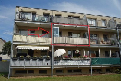 RUHIGE, GEPFLEGTE WOHNUNG IN WERSTEN 1. ETAGE GROßER BALKON INS GRÜNE KOMPLETT LAMINAT