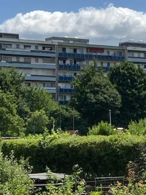 "Haus am Park" Blick ins Grüne/Aufzug vorhanden
2,5 Zimmer-Wohnung mit Balkon in 47226 Duisburg