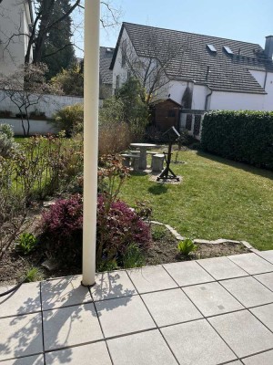 Sachsenhausen, Sonnige 3 Zimmerwohnung mit Südterrasse und Garten