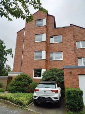 Ansprechende 2,5-Zimmer-Dachgeschosswohnung in Gelsenkirchen in Nähe Schloss Berge