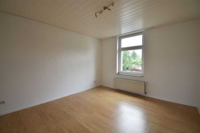 Mit Altbaucharme! Bezugsfreie 3-Zimmer-Whg in ruhiger Lage