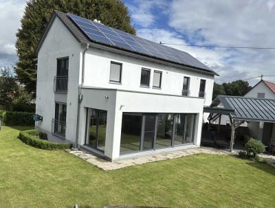 Geräumiges, preiswertes und gepflegtes 6-Zimmer-Einfamilienhaus mit geh. Innenausstattung und EBK