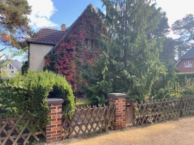 Im Dornröschenschlaf - Kleines Haus mit viel Potential