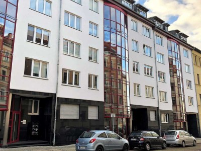 Wohnung mit Show-Kamin, geräumiger Balkon