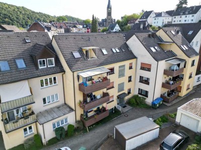 SHG+++ Kernsanierte 2,5-Zimmer-Wohnung mit großem Balkon