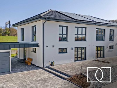 Bezugsfertiger Neubau! Hochwertiges KfW 40+ Haus mit Südterrasse, Garten und Garage in ruhiger Lage