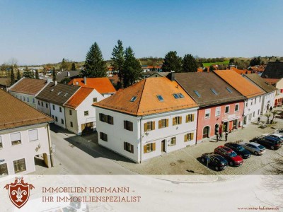 *** Großes Mehrfamilienhaus - 3 WOHNUNGEN - zentrale Lage ***