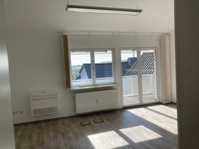 Sonnige 1-Zimmer-DG-Wohnung mit EBK in Hünstetten