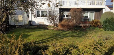 Komplettes EG mit 300 m²-Garten im 2-Familienhaus in Gablingen