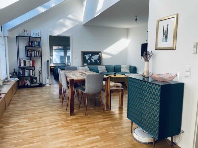 Besondere und zentrale 2-Zimmer-Wohnung mit EBK