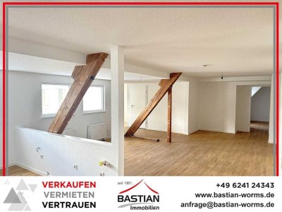 Big City Life: Zentrum. 140 m². Erstbezug. Dachgeschoss. Terrasse. Repräsentatives Gebäude.