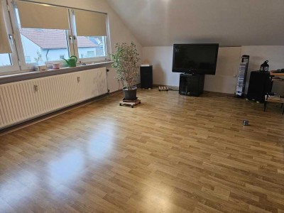 Gemütliche 3-Zimmer-DG-Wohnung mit EBK in Eltersdorf