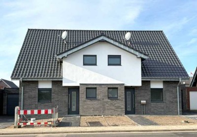 *** Reserviert*** KfW40 Neubau- Doppelhaushälfte mit hochwertiger Ausstattung in Kleve- Reichswalde