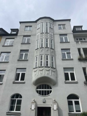 Ruhige 4-Zimmer-Wohnung mit Süd-West-Balkon in der Südstadt, frei ab 16.09.