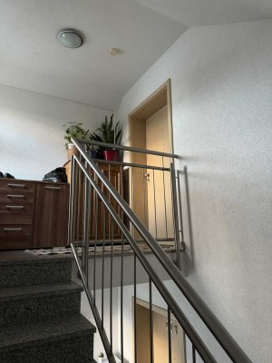 Gepflegte 4 Zimmer DG Wohnung