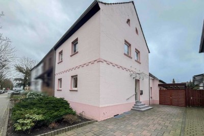 Zögern Sie nicht: Gepflegtes Reiheneckhaus mit Garten, einem Carport und 2 Freistellplätzen