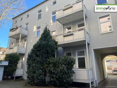 Helle 3-Raum-Wohnung mit Balkon, Tageslichtbad, Wanne, Einbauküche & Abstellraum. Stellplatz möglich